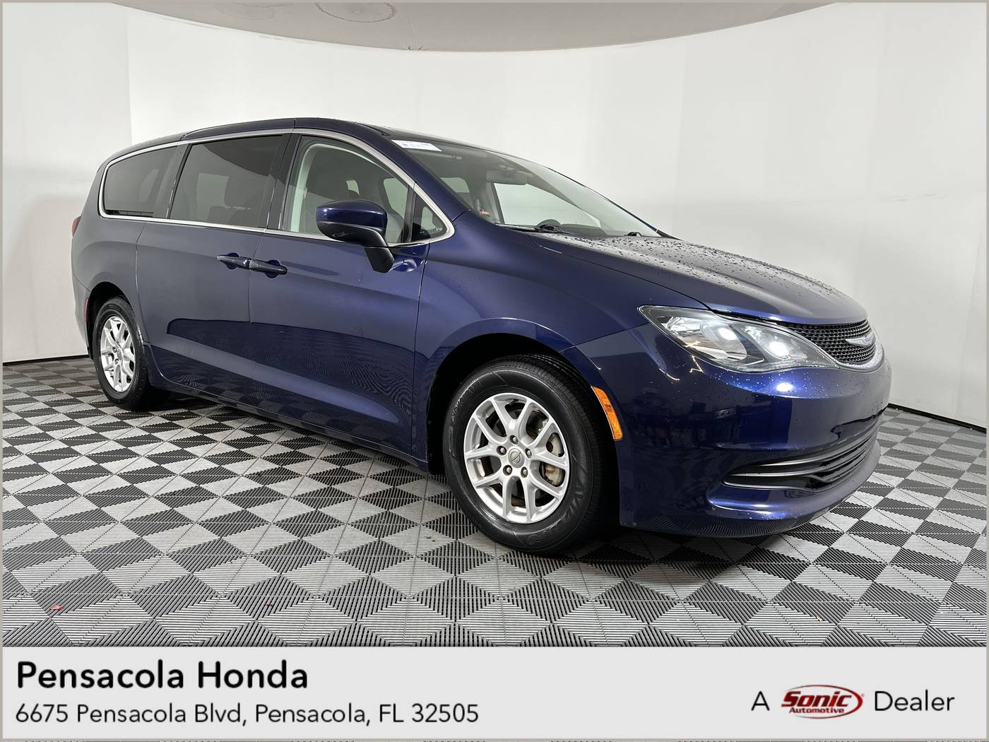 2018 Chrysler Pacifica Touring — Minivan — 55,125 mi — Pensacola, FL