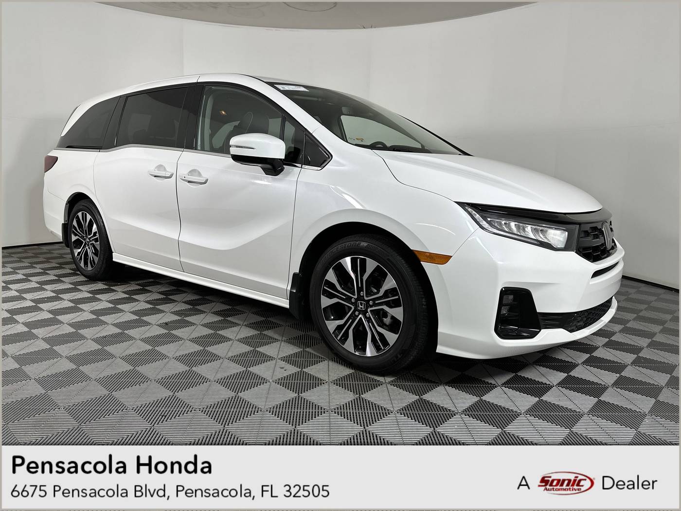 2025 Honda Odyssey Elite — Minivan — 1,760 mi — Pensacola, FL