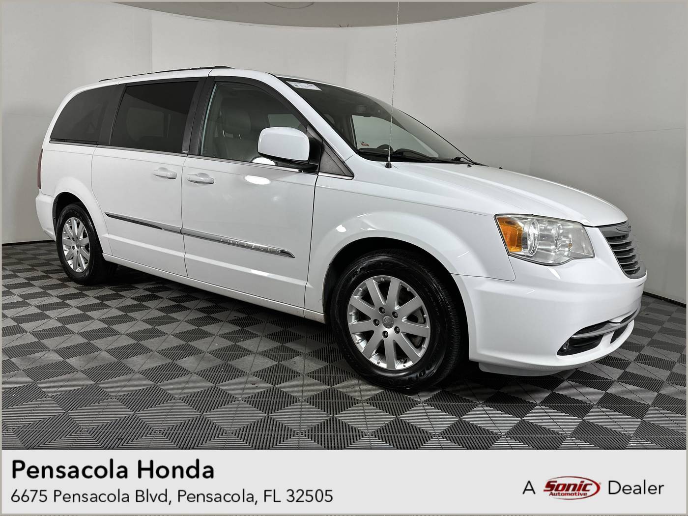 2014 Chrysler Town & Country Touring — Minivan — 154,510 mi — Pensacola, FL