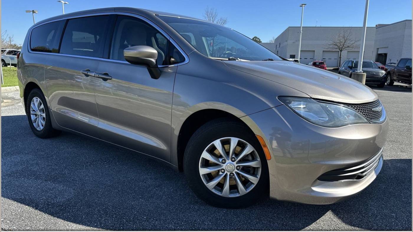2017 Chrysler Pacifica Touring — Minivan — 85,728 mi — Pensacola, FL