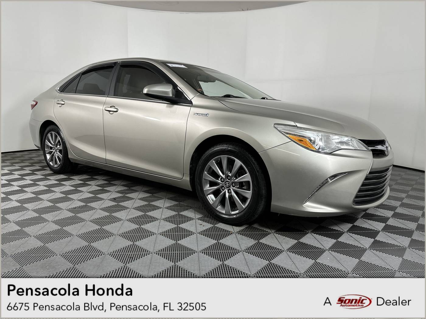 2016 Toyota Camry Hybrid XLE — Sedan — 76,849 mi — Pensacola, FL