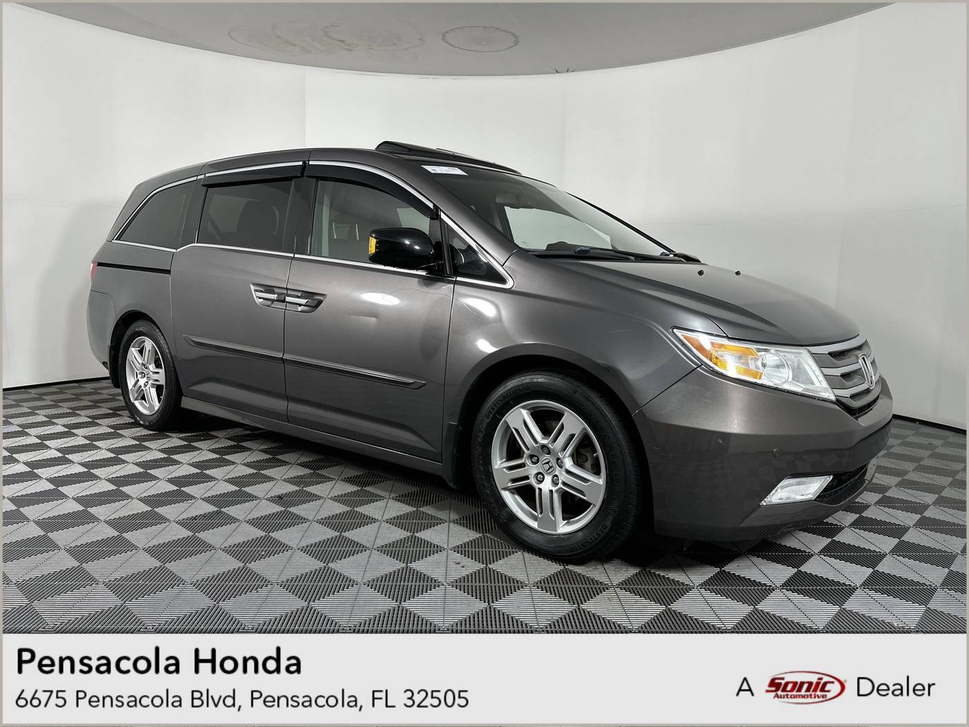 2013 Honda Odyssey Touring — Minivan — 175,495 mi — Pensacola, FL