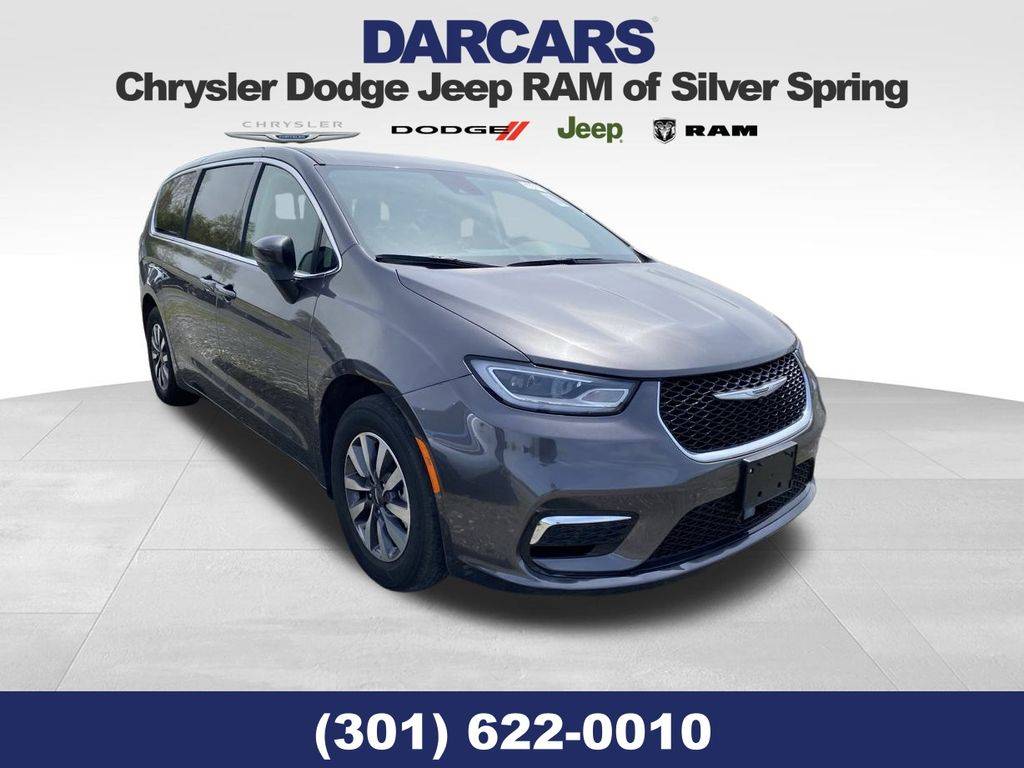 2023 Chrysler Pacifica Hybrid Touring L — Minivan — 48,702 mi — Silver Spring, MD