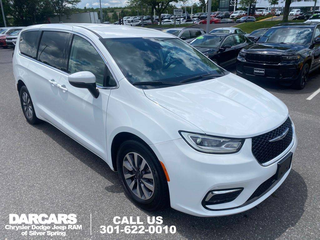 2023 Chrysler Pacifica Hybrid Touring L — Minivan — 61,776 mi — Silver Spring, MD