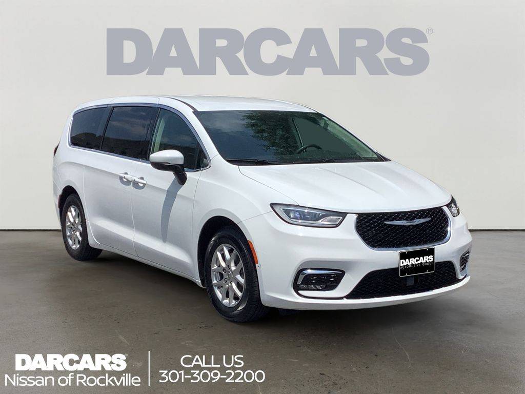2023 Chrysler Pacifica Touring L — Minivan — 51,825 mi — Rockville, MD