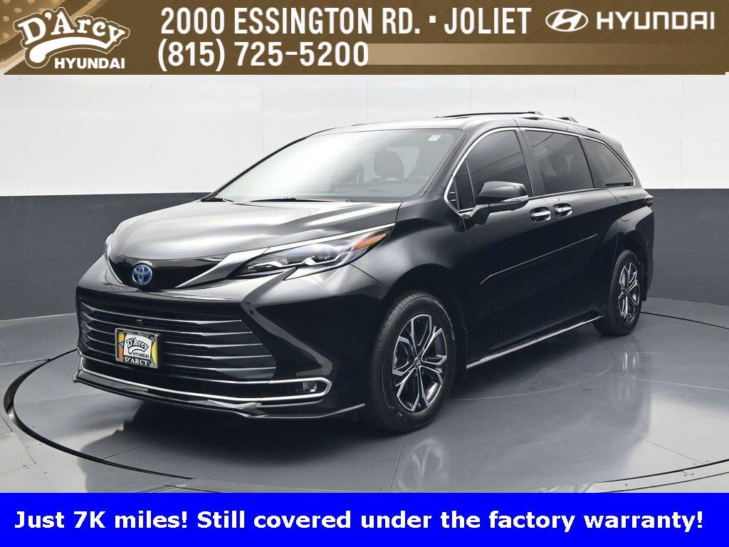 2025 Toyota Sienna Platinum — Minivan — 7,053 mi — Joliet, IL