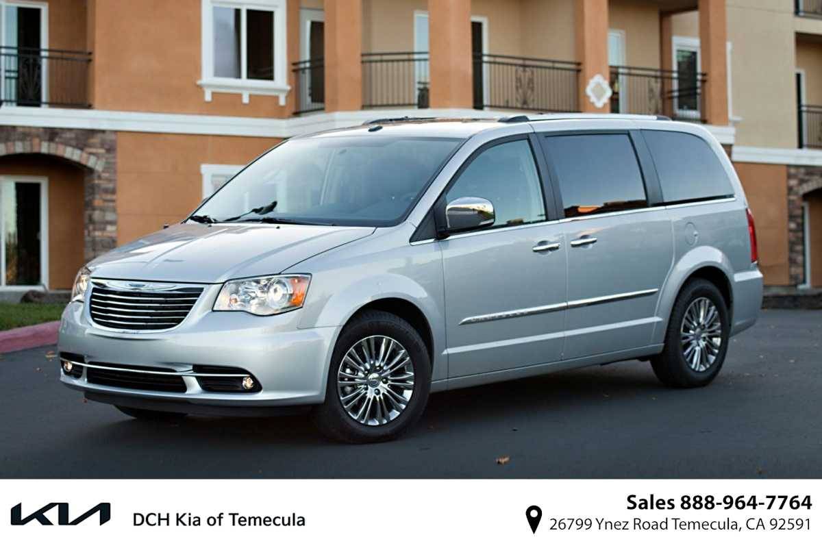 2015 Chrysler Town & Country Touring — Minivan — 142,318 mi — Temecula, CA
