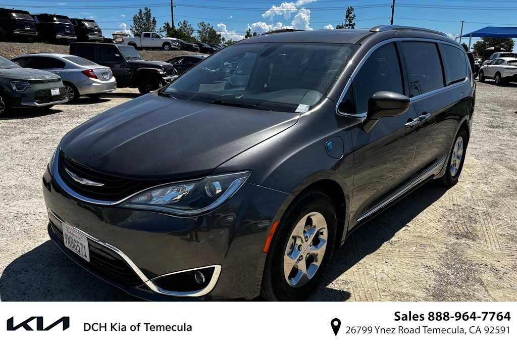 2019 Chrysler Pacifica Hybrid Touring L — Minivan — 80,447 mi — Temecula, CA