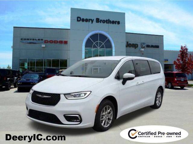 2022 Chrysler Pacifica Touring L — Minivan — 65,065 mi — Iowa City, IA