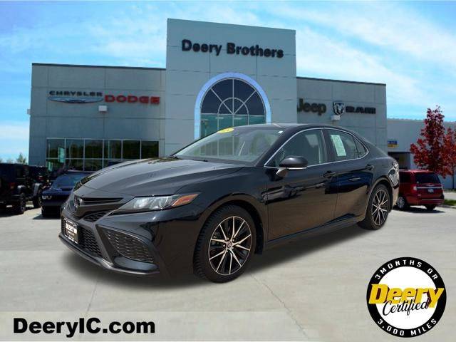 2024 Toyota Camry SE — Sedan — 24,035 mi — Iowa City, IA
