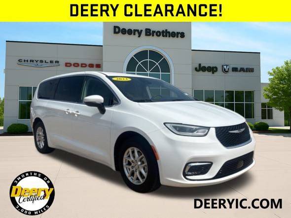 2023 Chrysler Pacifica Touring L — Minivan — 72,602 mi — Iowa City, IA