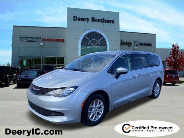 2023 Chrysler Voyager LX — Minivan — 41,585 mi — Iowa City, IA