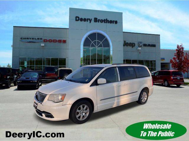 2013 Chrysler Town & Country Touring — Minivan — 239,622 mi — Iowa City, IA