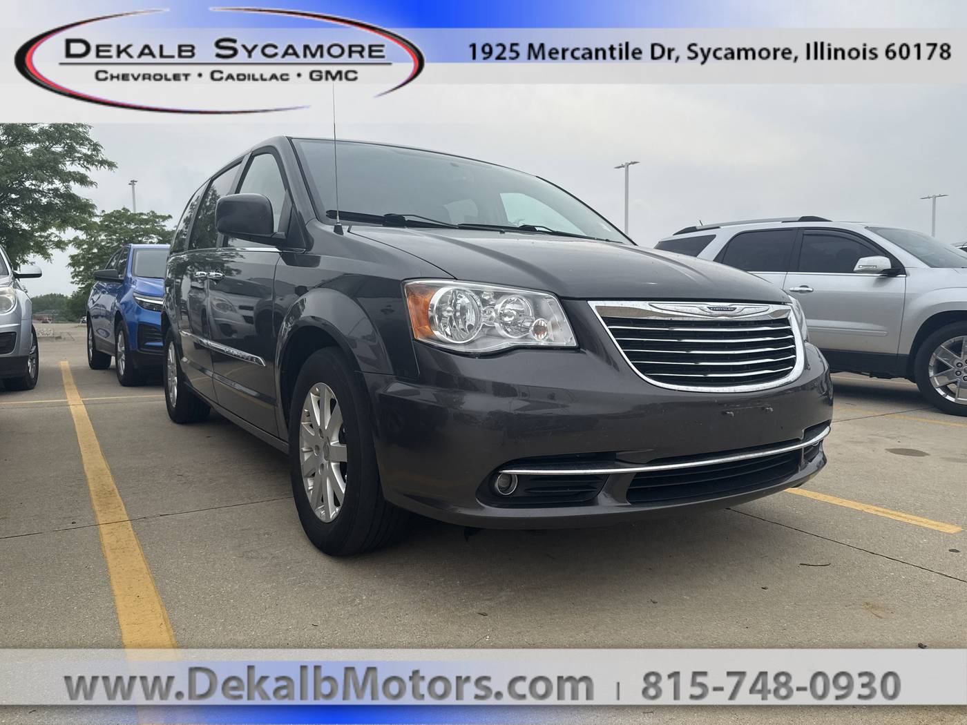 2016 Chrysler Town & Country Touring — Minivan — 150,884 mi — Sycamore, IL