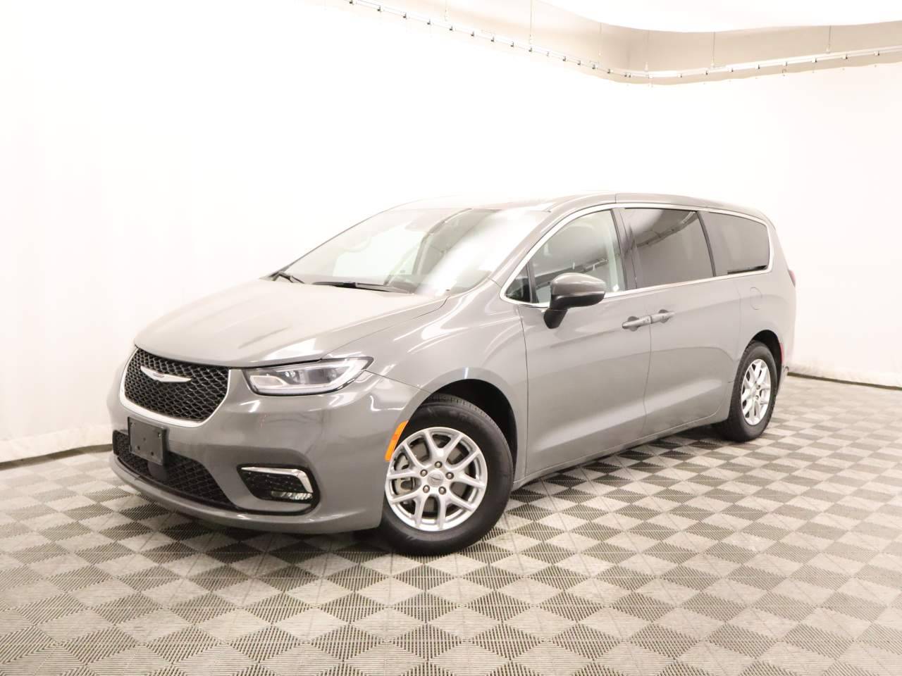 2023 Chrysler Pacifica Touring L — Minivan — 61,370 mi — Scottsdale, AZ