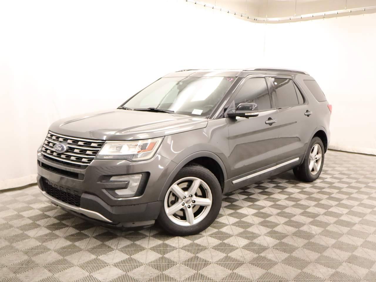 2016 Ford Explorer XLT — SUV — 136,596 mi — Scottsdale, AZ