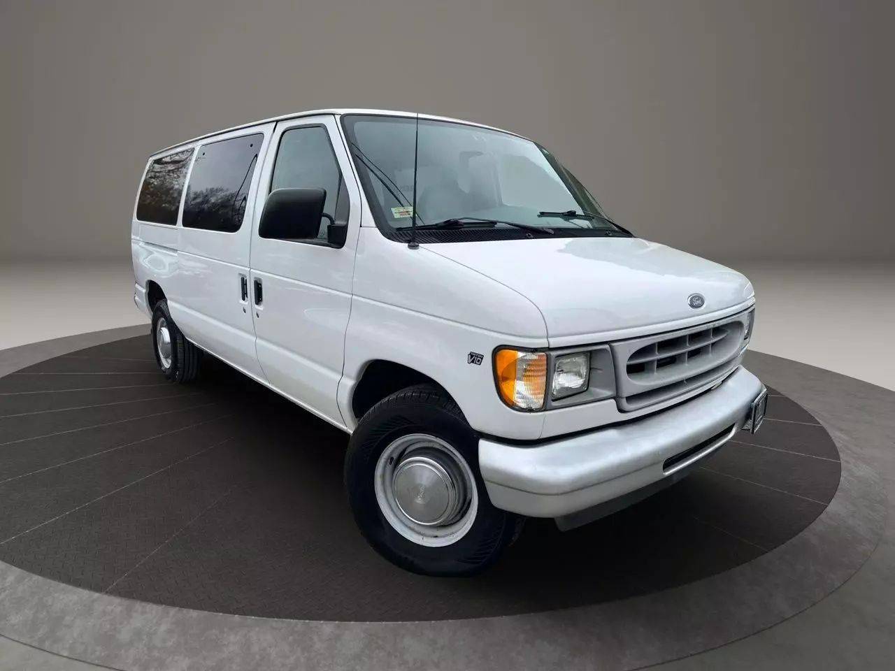 2002 Ford Econoline Wagon E-350 Super Duty XL — Passenger Van — 43,257 mi — Stafford, VA