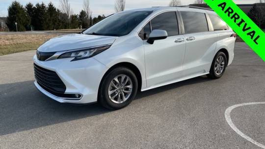2022 Toyota Sienna XLE — Minivan — 114,459 mi — Noblesville, IN