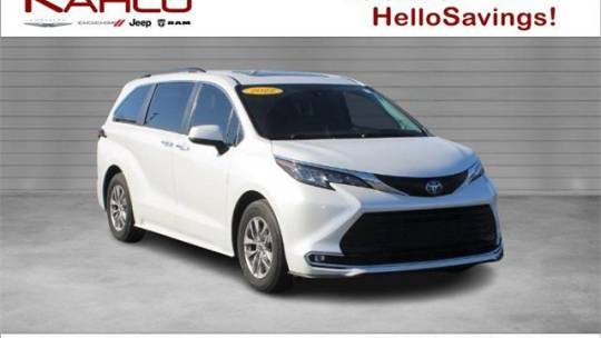 2022 Toyota Sienna XLE