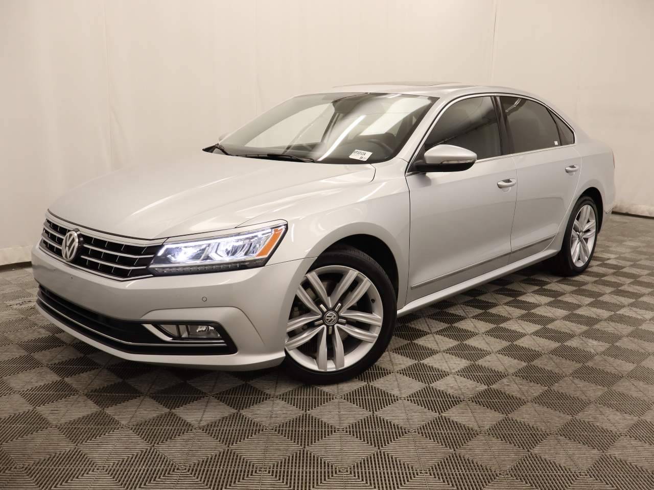 2017 Volkswagen Passat 1.8T SE — Sedan — 90,419 mi — Scottsdale, AZ