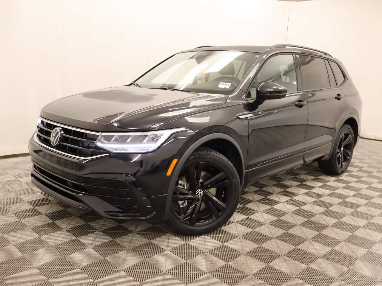 2024 Volkswagen Tiguan SE R-Line Black — SUV — 20,294 mi — Scottsdale, AZ
