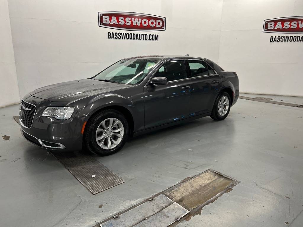 2022 Chrysler 300 Touring — Sedan — 21,414 mi — Fort Payne, AL