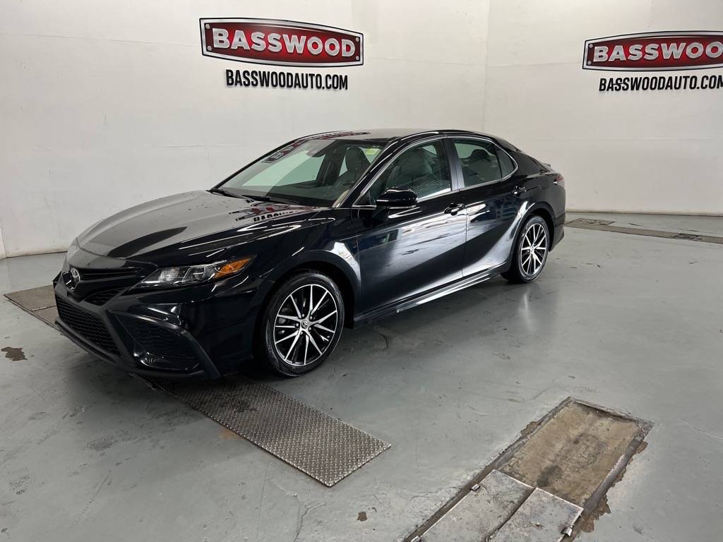 2023 Toyota Camry SE — Sedan — 51,826 mi — Fort Payne, AL