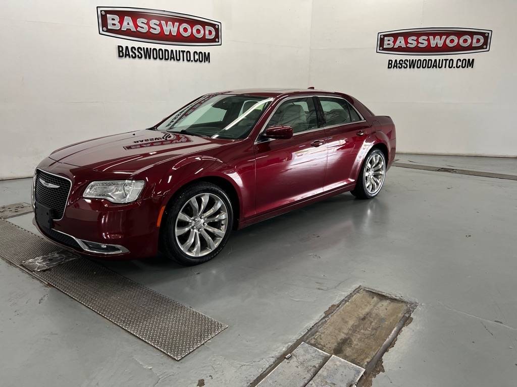 2019 Chrysler 300 Touring L — Sedan — 48,781 mi — Fort Payne, AL