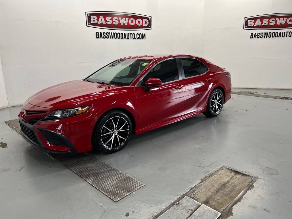 2021 Toyota Camry SE — Sedan — 61,743 mi — Fort Payne, AL