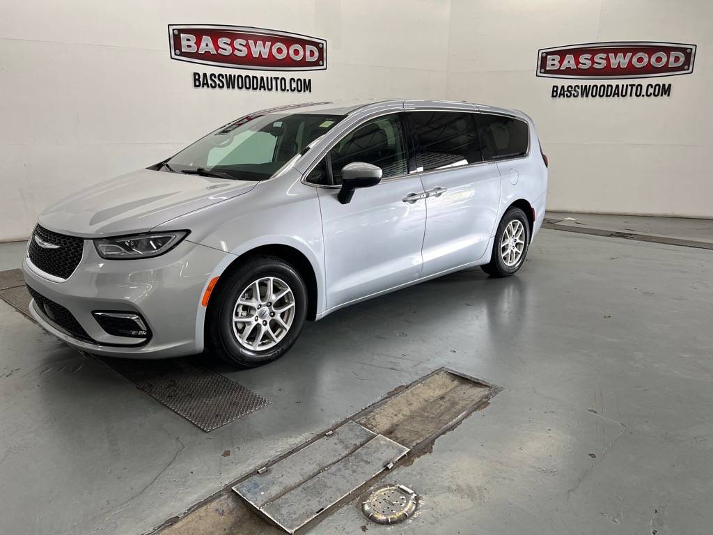2023 Chrysler Pacifica Touring L — Minivan — 59,671 mi — Fort Payne, AL