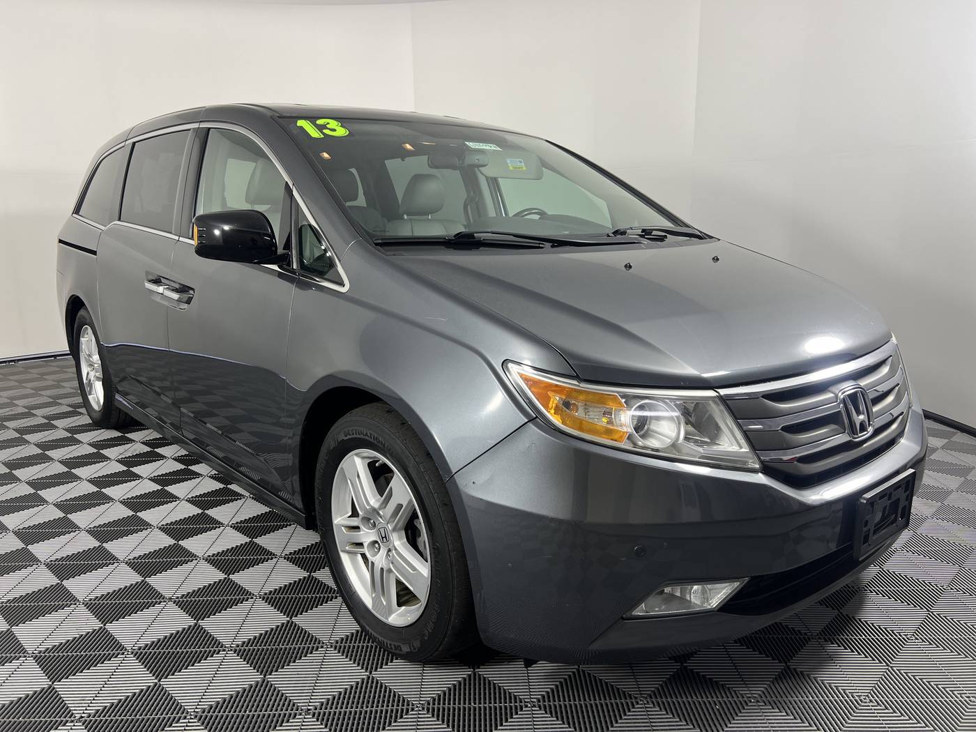 2013 Honda Odyssey Touring — Minivan — 148,996 mi — Fairfield, OH