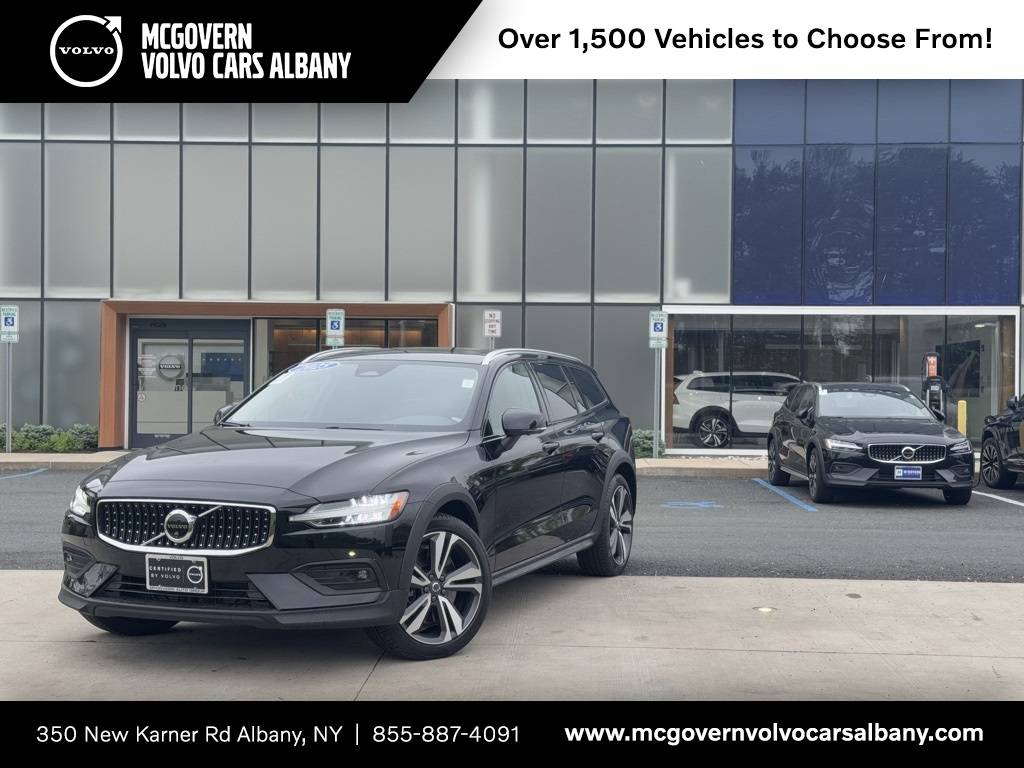 2025 Volvo V60 Cross Country Plus — Wagon — 5,250 mi — Colonie, NY