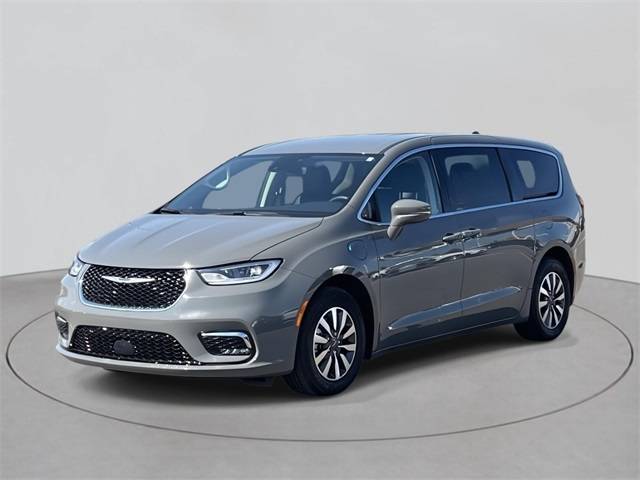 2022 Chrysler Pacifica Hybrid Touring L — Minivan — 19,314 mi — St Clair Shores, MI