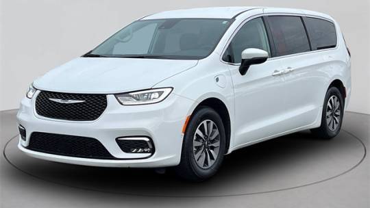 2023 Chrysler Pacifica Hybrid Touring L — Minivan — 23,466 mi — St Clair Shores, MI