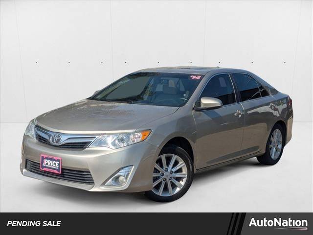 2014 Toyota Camry XLE V6 — Sedan — 116,689 mi — Littleton, CO