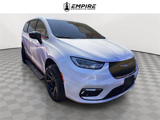2024 Chrysler Pacifica Touring — Minivan — 15,678 mi — Jamaica, NY
