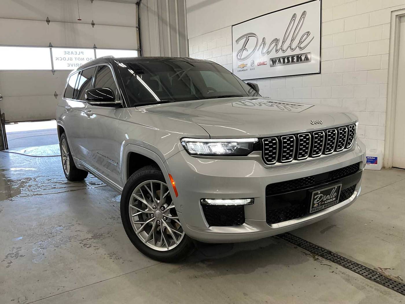2022 Jeep Grand Cherokee Summit — SUV — 56,984 mi — Watseka, IL
