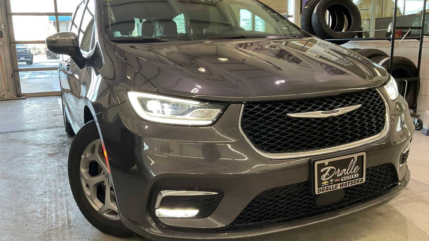2023 Chrysler Pacifica Limited — Minivan — 64,225 mi — Watseka, IL
