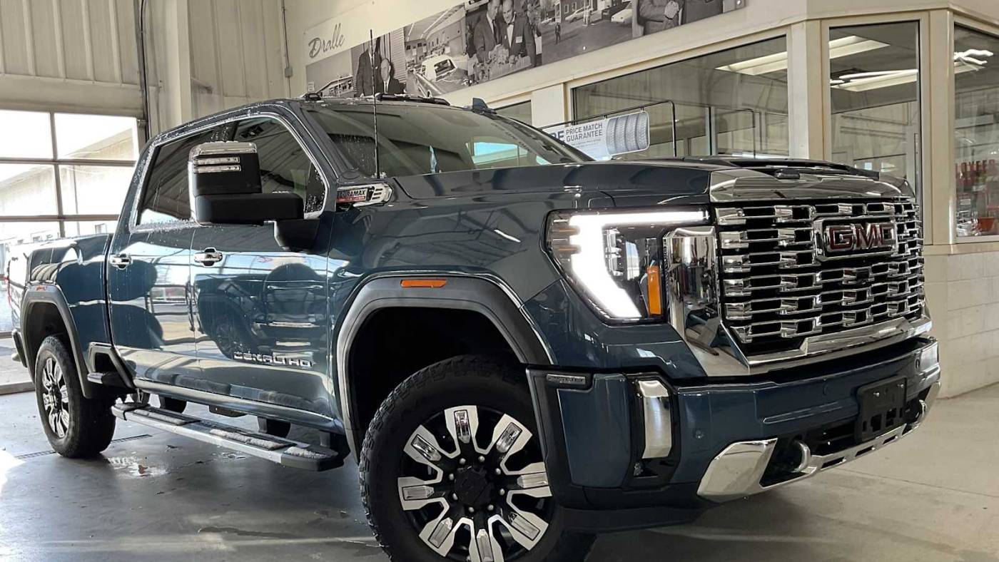 2024 GMC Sierra 2500HD Denali — Pickup Truck — 25,703 mi — Watseka, IL