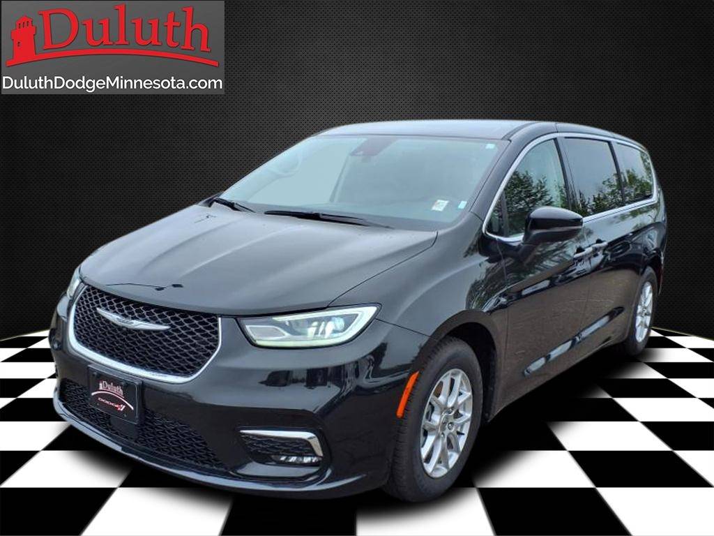2023 Chrysler Pacifica Touring L — Minivan — 60,744 mi — Hermantown, MN