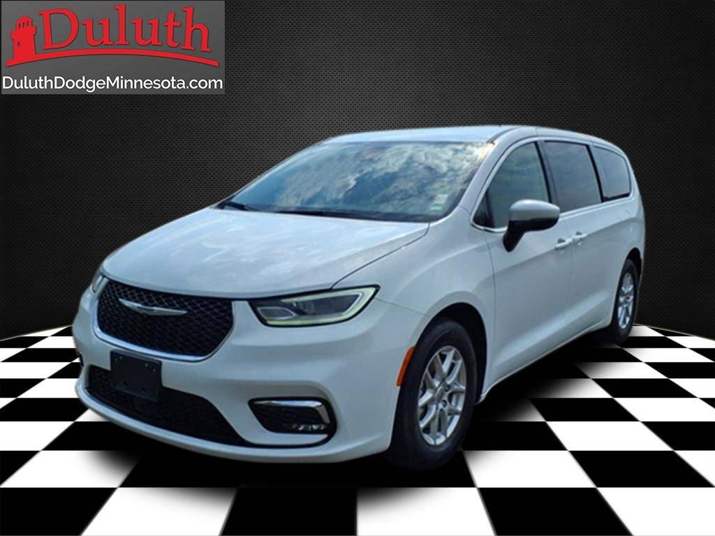 2023 Chrysler Pacifica Touring L — Minivan — 67,995 mi — Hermantown, MN