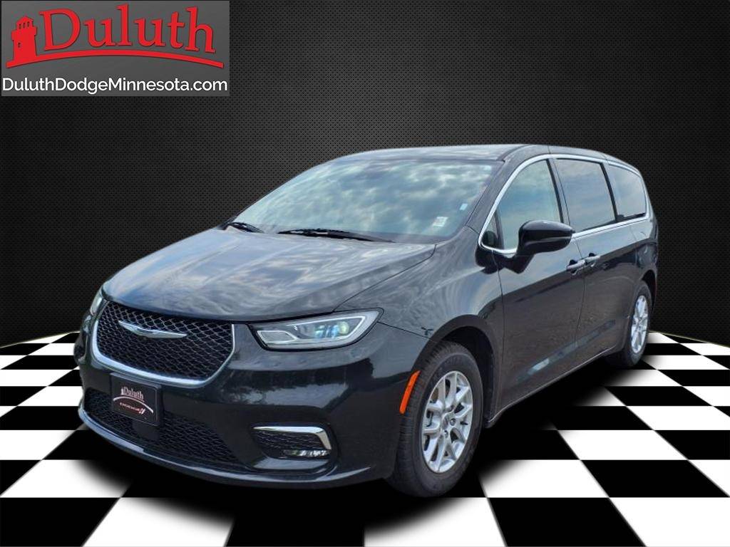 2023 Chrysler Pacifica Touring L — Minivan — 65,278 mi — Hermantown, MN