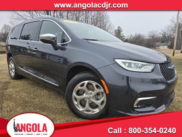 2021 Chrysler Pacifica Limited — Minivan — 33,180 mi — Angola, IN