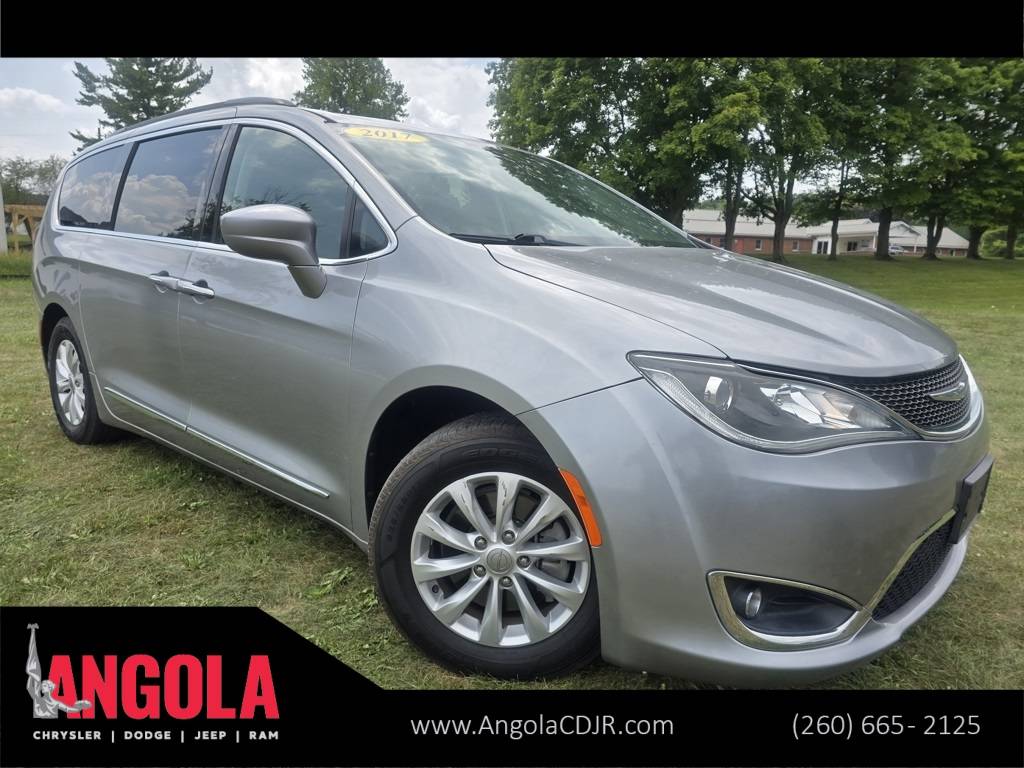 2017 Chrysler Pacifica Touring L — Minivan — 92,919 mi — Angola, IN