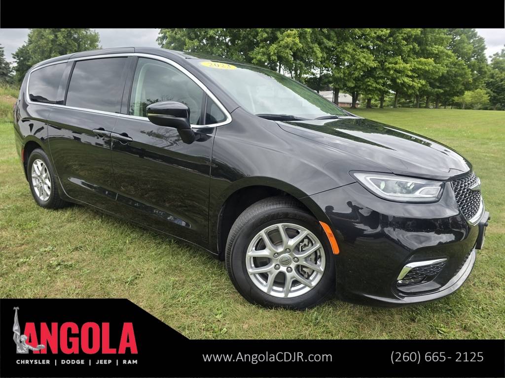 2023 Chrysler Pacifica Touring L — Minivan — 61,774 mi — Angola, IN