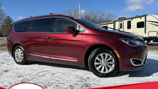 2018 Chrysler Pacifica Touring L — Minivan — 135,599 mi — Angola, IN