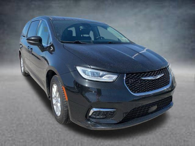2023 Chrysler Pacifica Touring L — Minivan — 73,085 mi — Crossville, TN