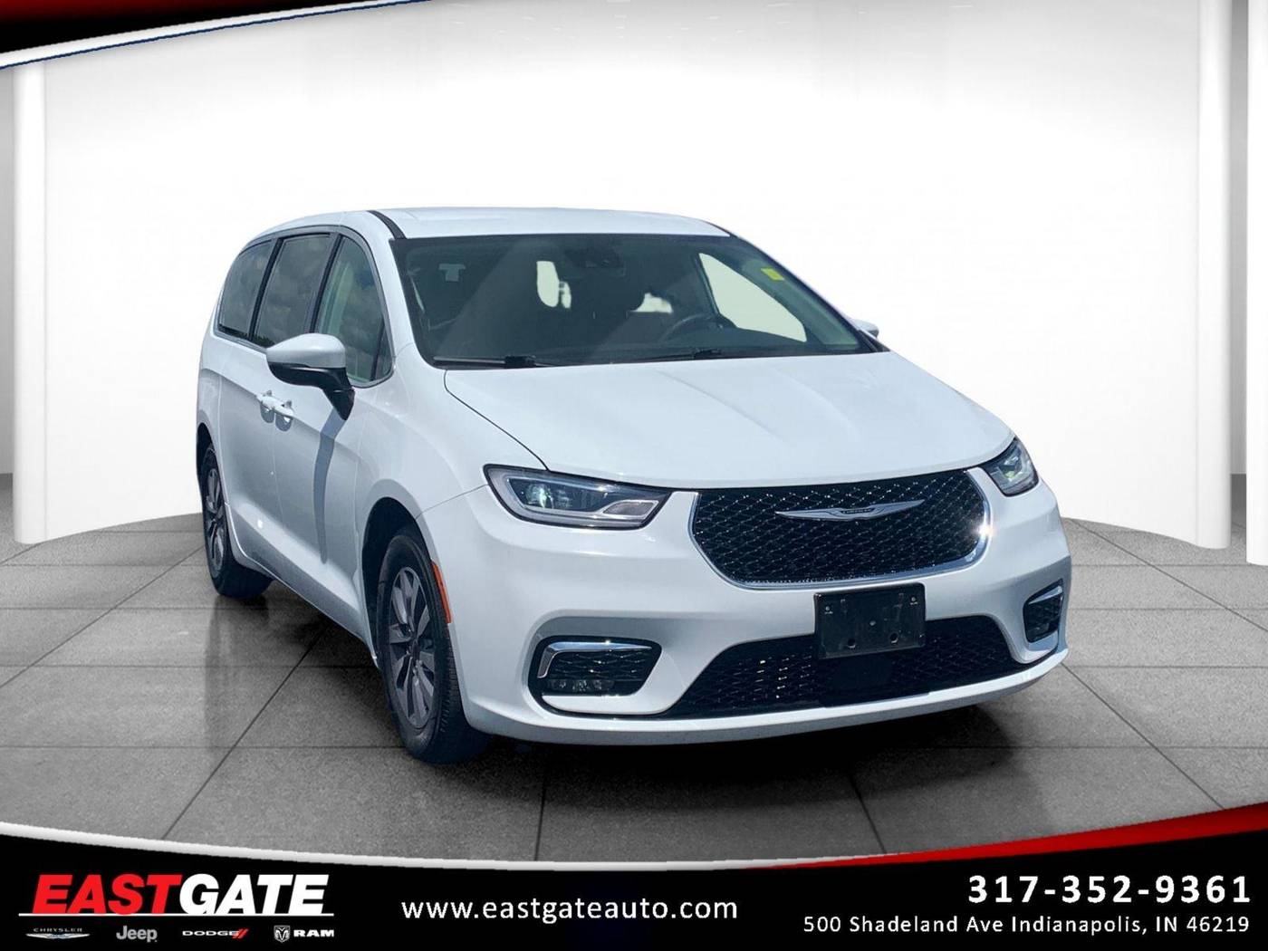 2023 Chrysler Pacifica Hybrid Touring L — Minivan — 73,237 mi — Indianapolis, IN