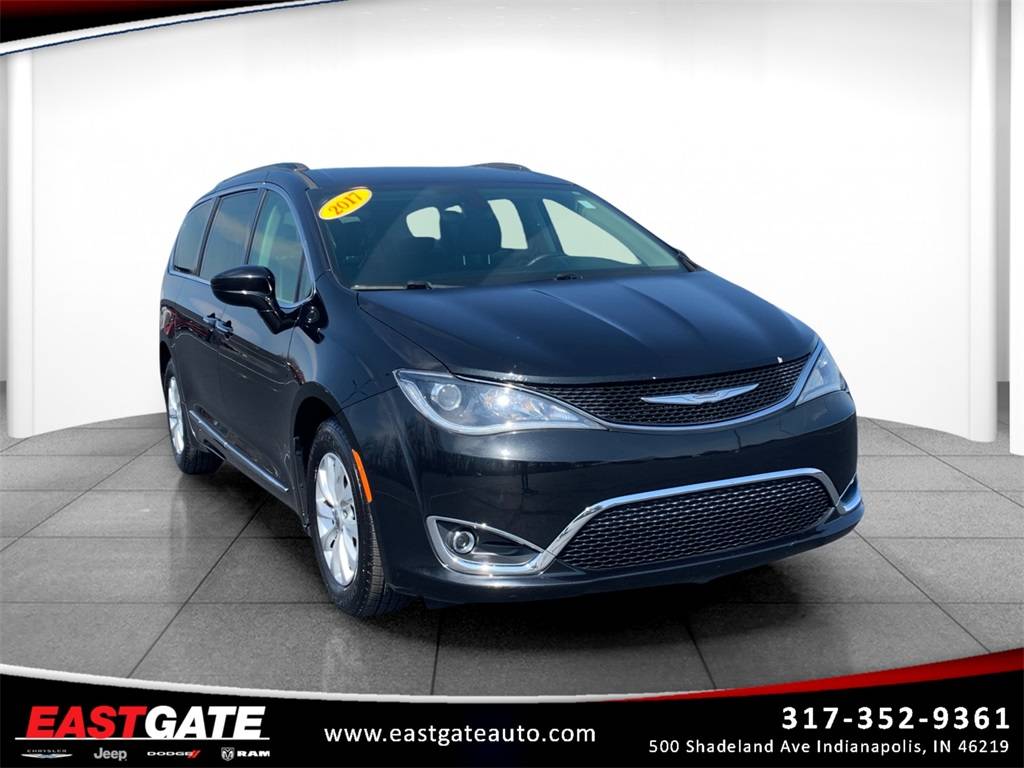 2017 Chrysler Pacifica Touring L — Minivan — 92,572 mi — Indianapolis, IN