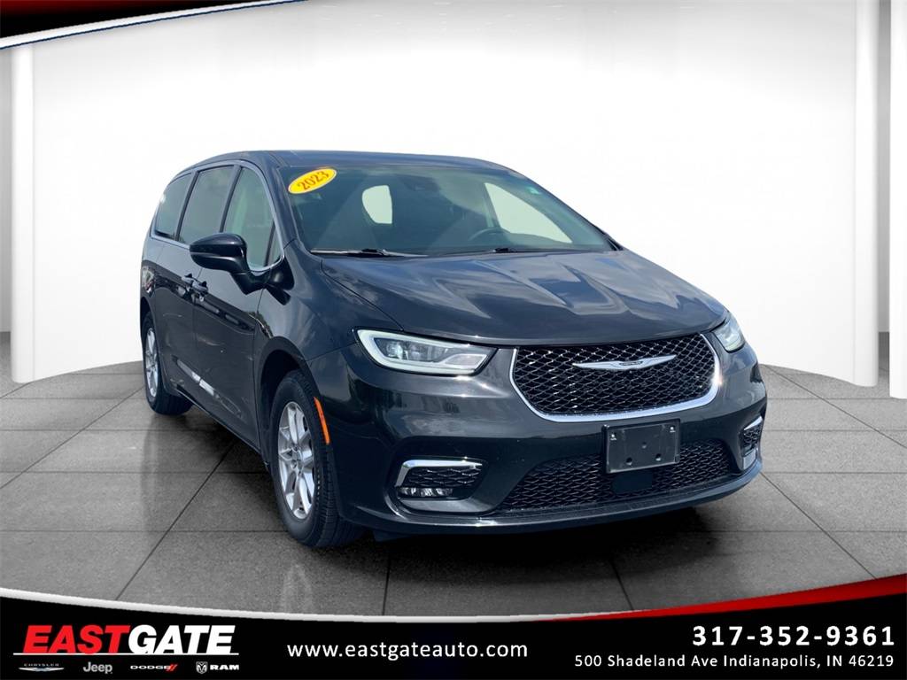 2023 Chrysler Pacifica Touring L — Minivan — 68,419 mi — Indianapolis, IN